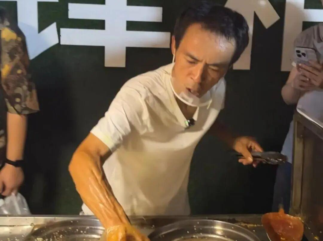 景德镇“鸡排主理人”爆火后，有新身份 