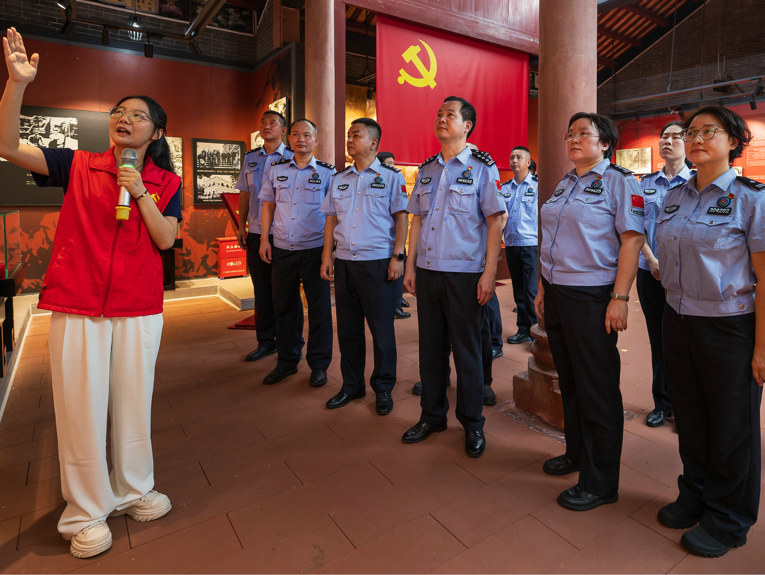 铭记抗战历史，传承红色基因！深圳机场边检站轮勤轮训队开展党日活动