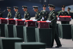 新华全媒+丨第十二批在韩中国人民志愿军烈士遗骸回国（19）