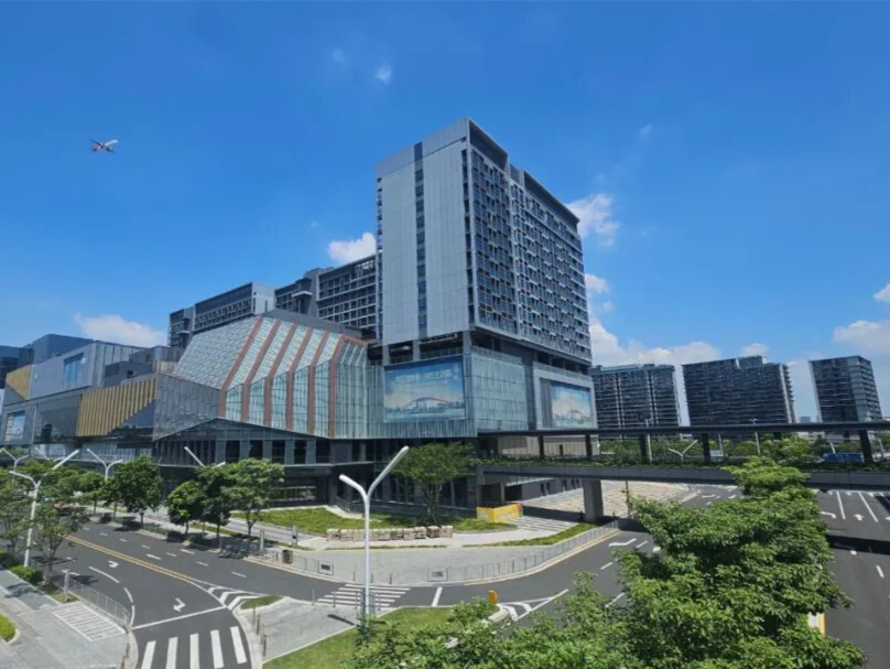 华南首个架空型高线公园开园！深圳解锁Citywalk“云端副本” 