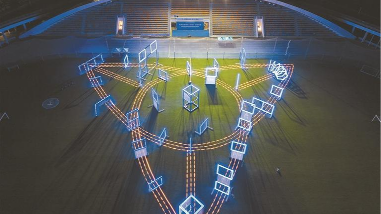 晶报特别报道 | 关于天空的梦想,在龙华全景打开