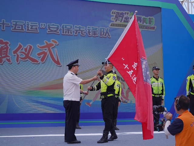 莞警在线|东莞铁骑七周年 以“骑”为媒，共绘平安新图景