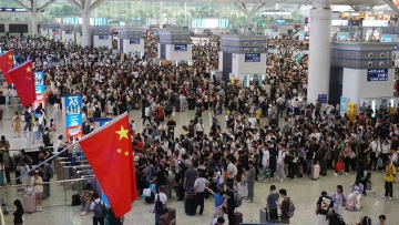 国庆假期首日深圳铁路到发旅客预计超100万人次，深圳北站单日发送客流将创新高