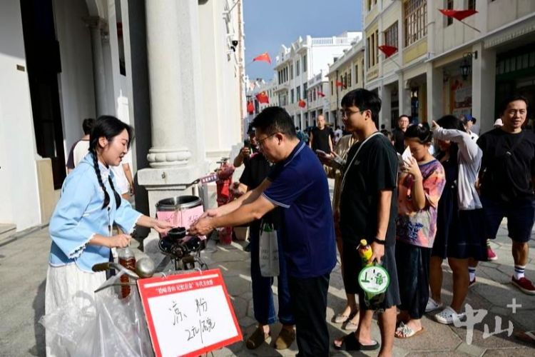 年代美食唤醒旧时光，孙文西路步行街国庆焕新已吸引34万游客打卡