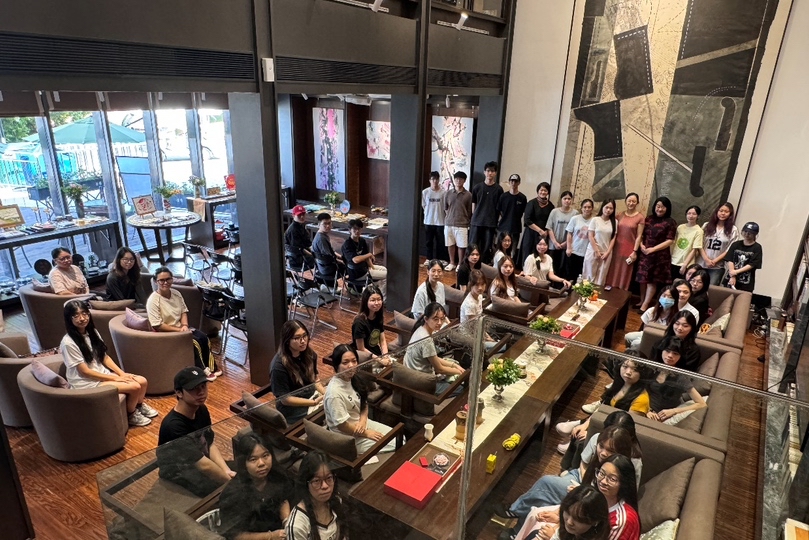 深职学子踏访荃园艺术空间,产教融合解锁实践新课堂