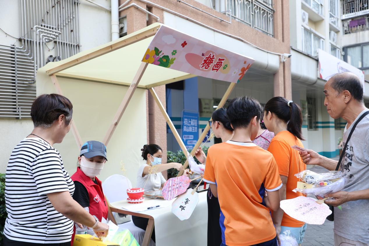 南山区丽雅社区举行“幸福邻里，活力小区”趣味游园活动