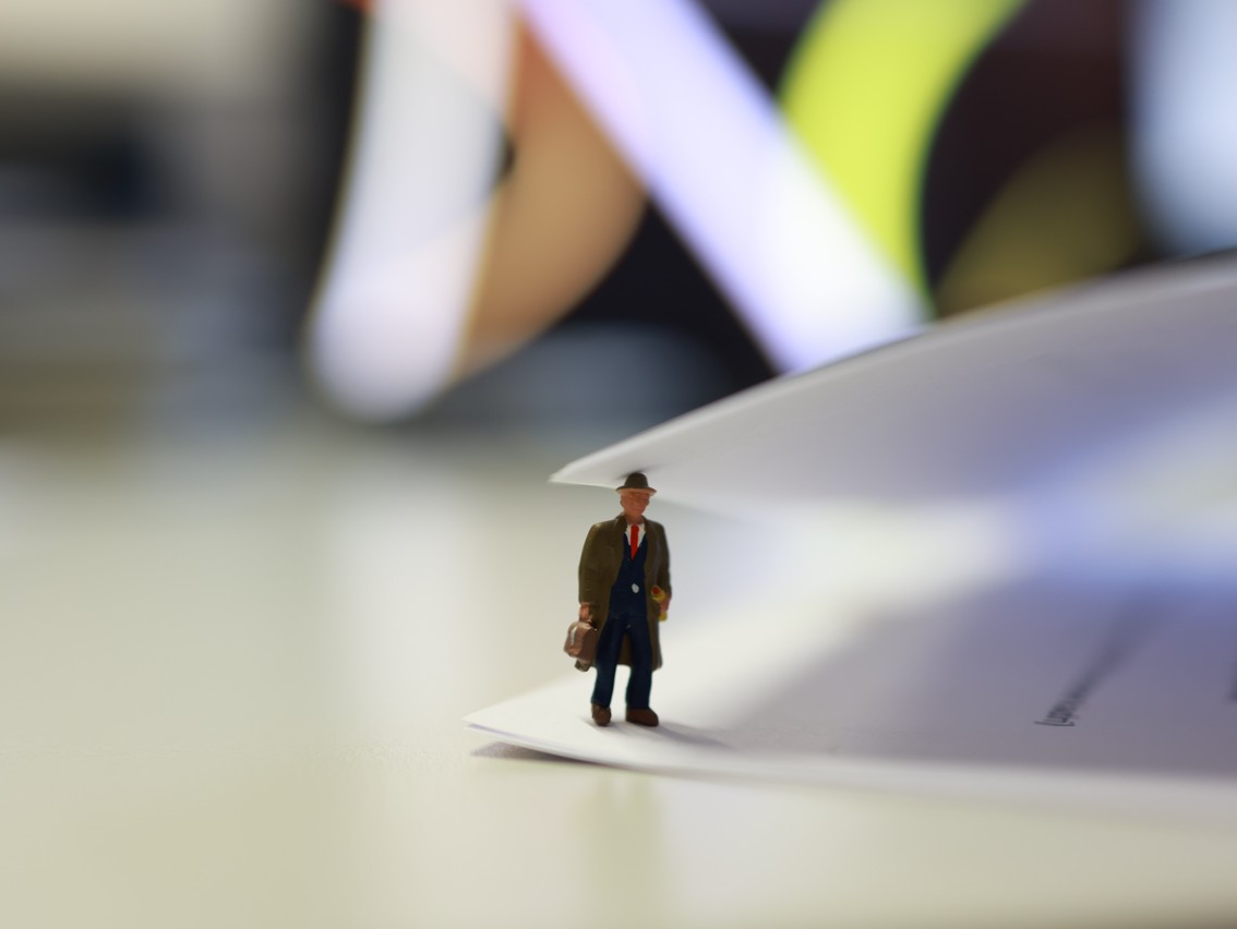 孤寡老人去世欠贷66万，银行追债却“找不到被告”？法院：民政局清偿