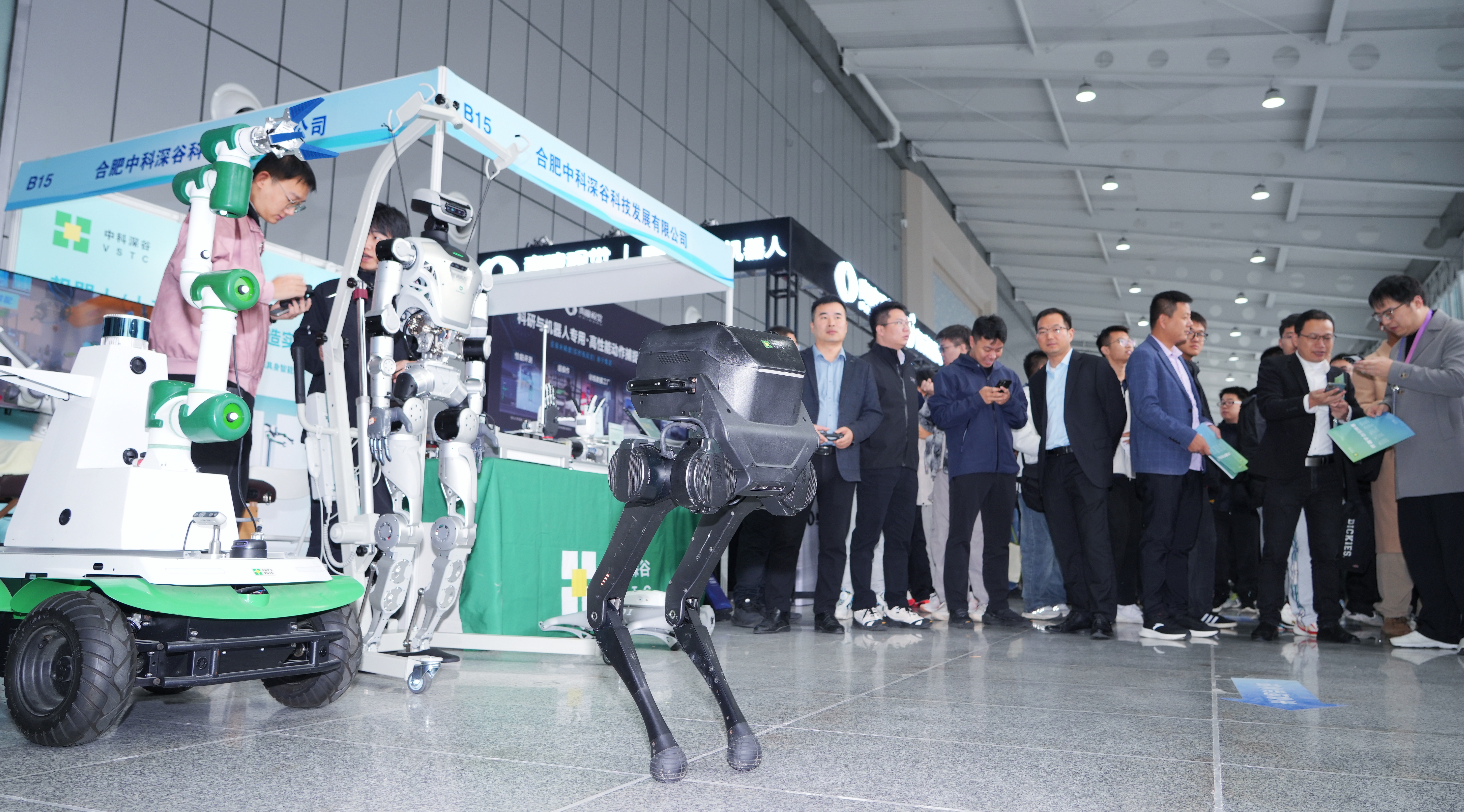 一起感受冰城这场大会的含“智”量