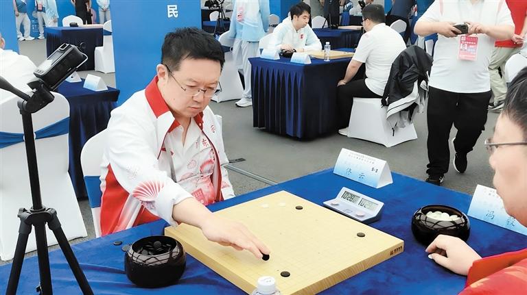 十五运会群众比赛围棋项目决赛全民团体赛收官 龙华棋坛老将佟云助广东队夺金