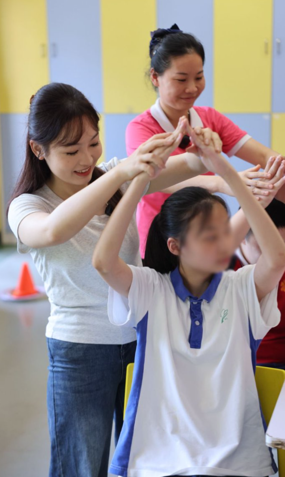 我和护理员陪孩子 | 国庆假期我和他们去上班