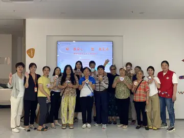 南园街道南园社区：干花拼出创意，温情“垫”亮生活