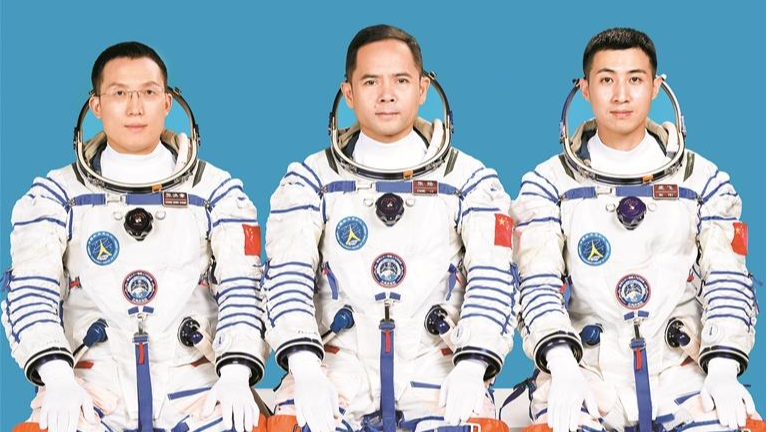 神舟二十一号载人飞船今日23时44分发射