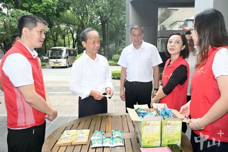 郭文海到东区街道督导检查疫情防控工作：精准开展防蚊灭蚊，坚决阻断蚊媒疾病传播链条