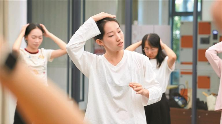 宝安文化 | “身体的诗意觉醒”舞动疗愈工作坊: 都市身心的归园田居