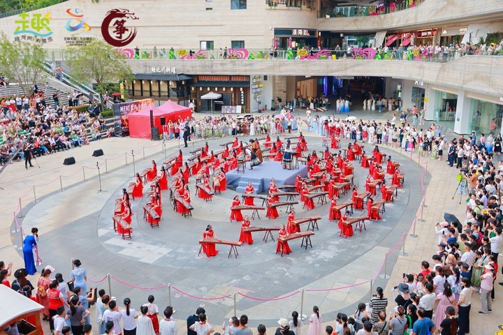 百人古筝音乐会奏响龙岗，国乐进商圈打造“有‘艺’思”新场景