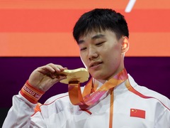体操世锦赛｜中国小将洪延明首次参赛即夺金