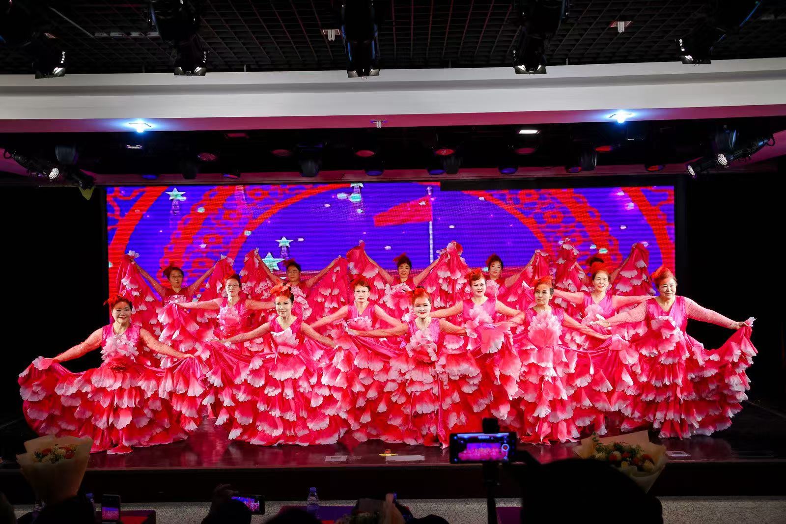 礼敬重阳，情暖崇外  北京崇文门外街道精神文明成果璀璨绽放