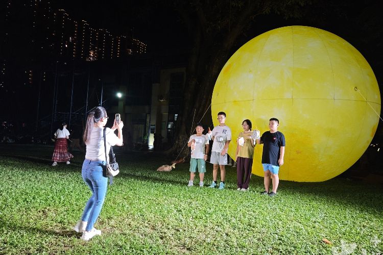 节日氛围感拉满！中秋古风游园会在岐江公园举行 | 网络中国节·中秋