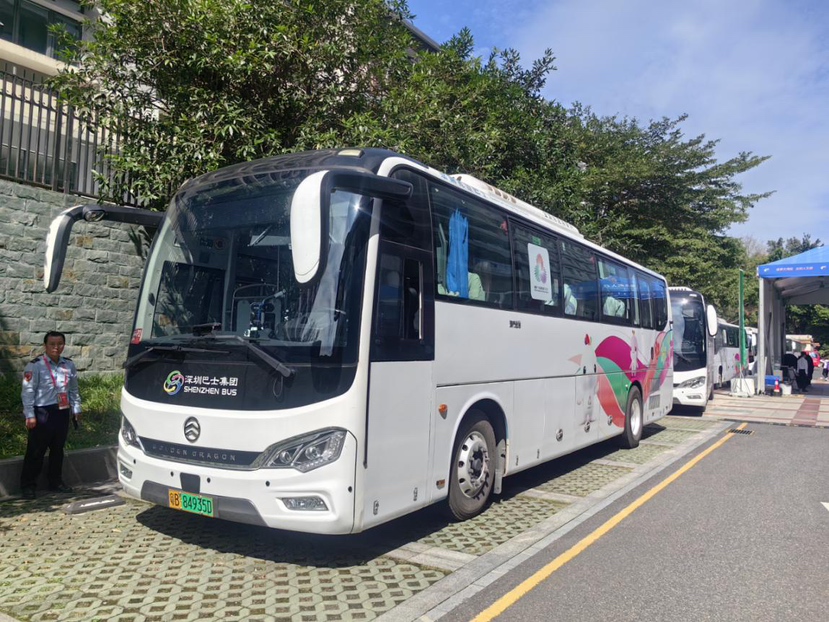 深圳巴士集团：“精准+硬核”双轮驱动，为十五运羽毛球赛事织密交通保障网