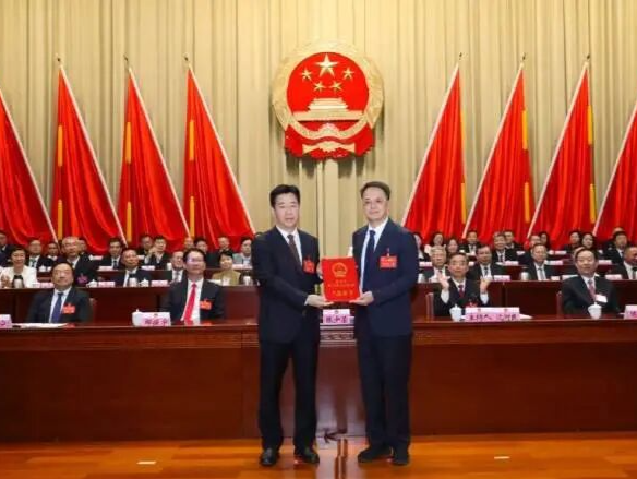 吴庆华当选韶关市人民政府市长