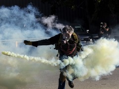 芝加哥执法冲突持续　法官下令佩戴记录仪