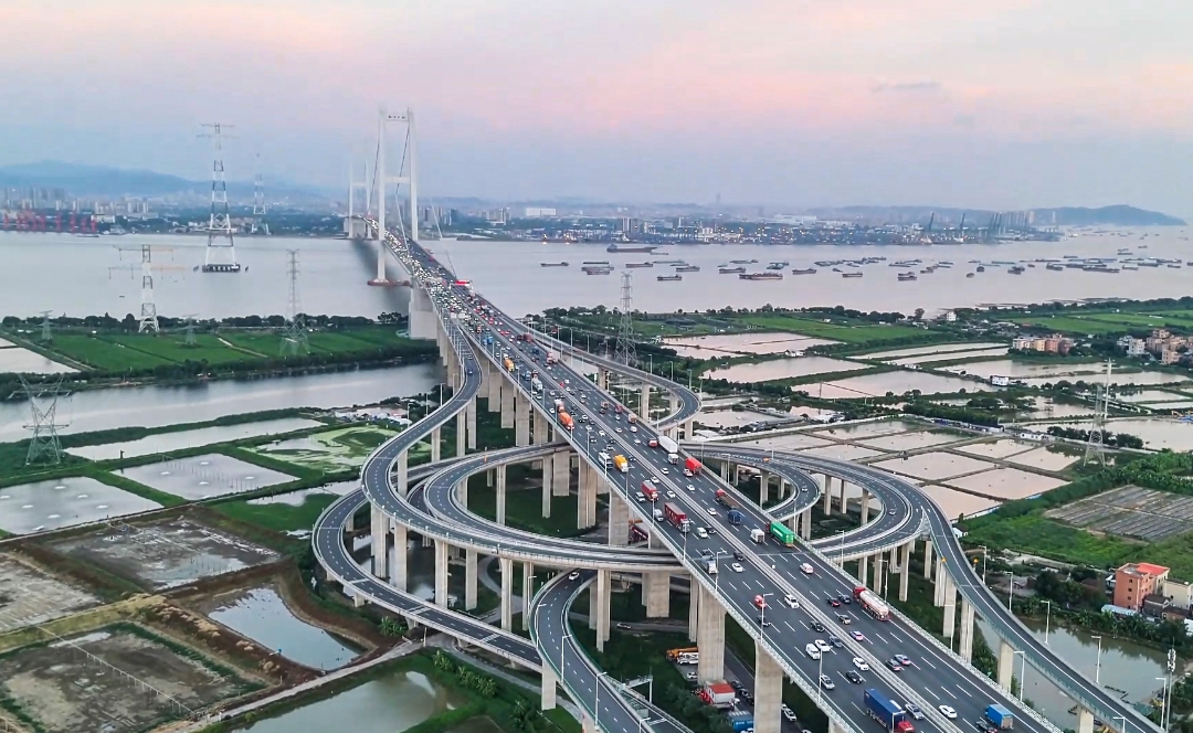 长假期间广东高速公路单日车流量实现四破千万