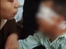 男孩在幼儿园被戳伤左眼，园长用猪油涂抹致感染失明？官方通报→