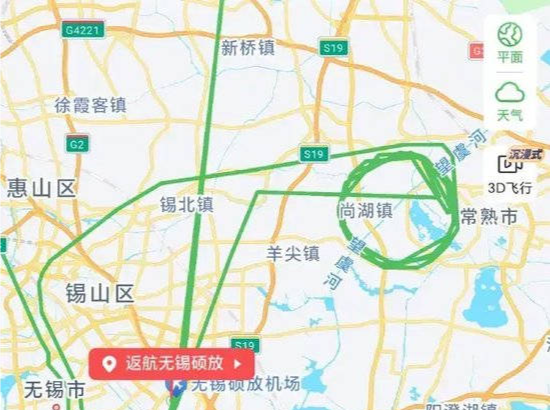 无锡飞青岛航班空中盘旋数圈后返航，知情人：遭遇鸟击