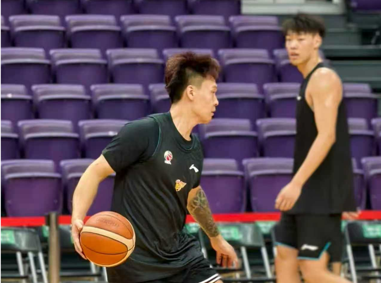 强强对决！广东全运男篮迎战美国肯尼哈奇男篮