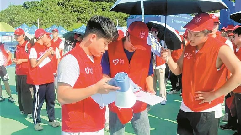 189名深大“小海豚”备战十五运会