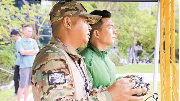 挚飞全球无人机培训学院落子龙华