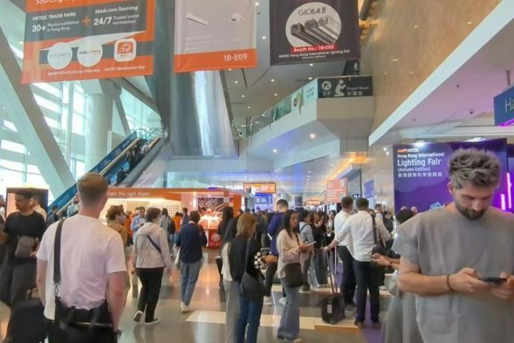 270多家中山企业抱团亮相香港秋灯展，首日意向成交超亿元