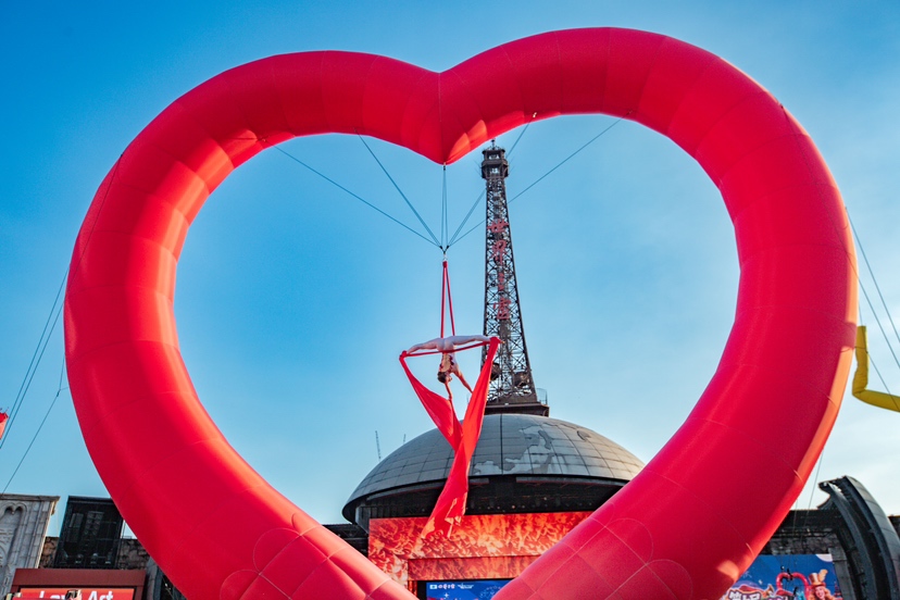 深圳世界之窗实力圈粉！国际街头艺术节点亮多元文化假期