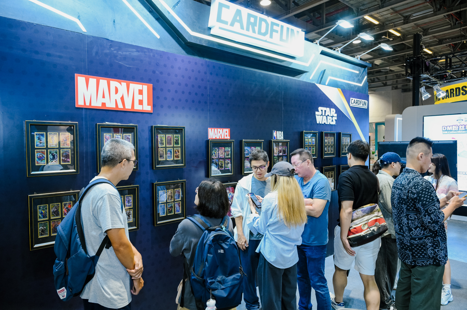 杰森娱乐携三大国际IP联名收藏卡亮相2025澳门ASCC展