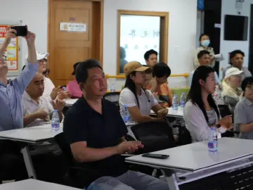 AI助力，“声”临其境！福田区残联国际盲人节无障碍观影活动举行
