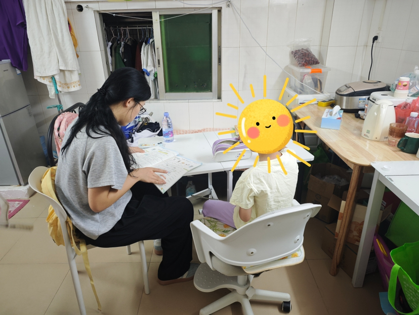 “福家小书房”以方寸书桌筑梦，用多维守护点亮困境儿童成长路