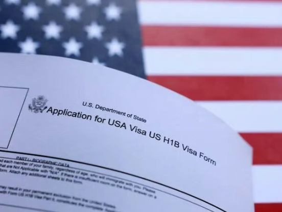 因H-1B签证费暴涨 美国商会首次起诉特朗普政府 