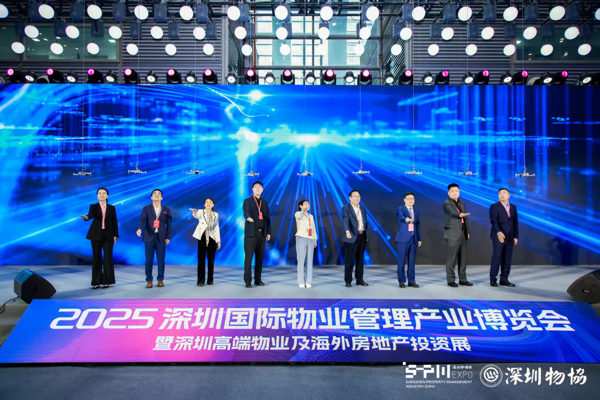  2025深圳物博会缘何首日引2万客潮？科技民生双擎燃动1588亿元产业活力魅力