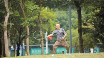 龙华：重阳邂逅十五运会 银发健身活力满格