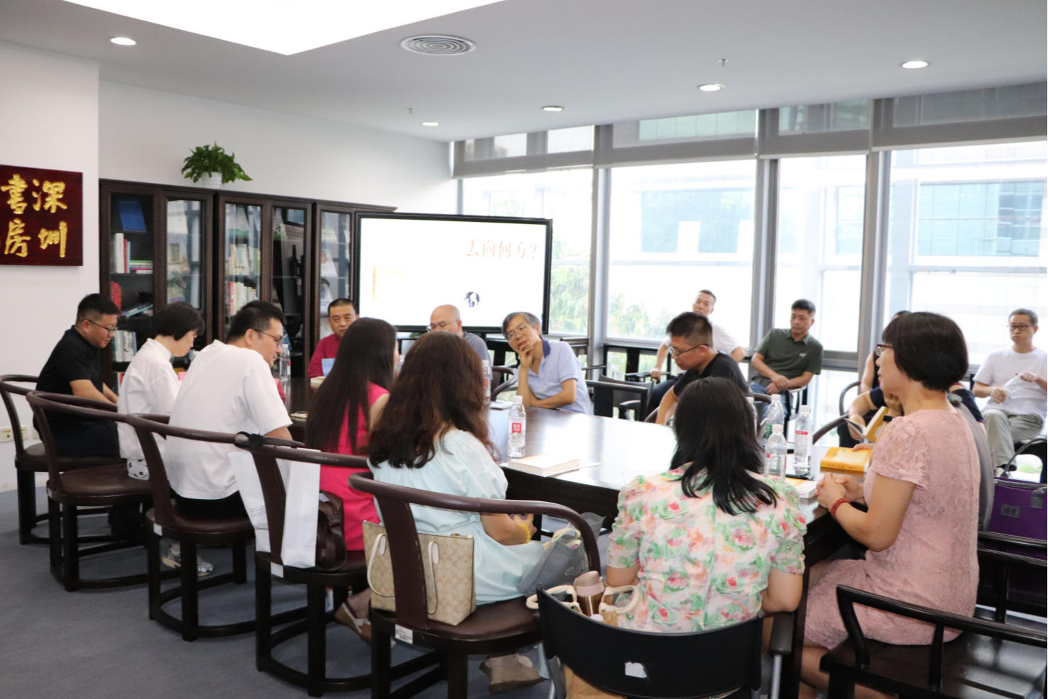 献给城市的文学备忘录!“深二代”作家游利华携新书做客深圳书房