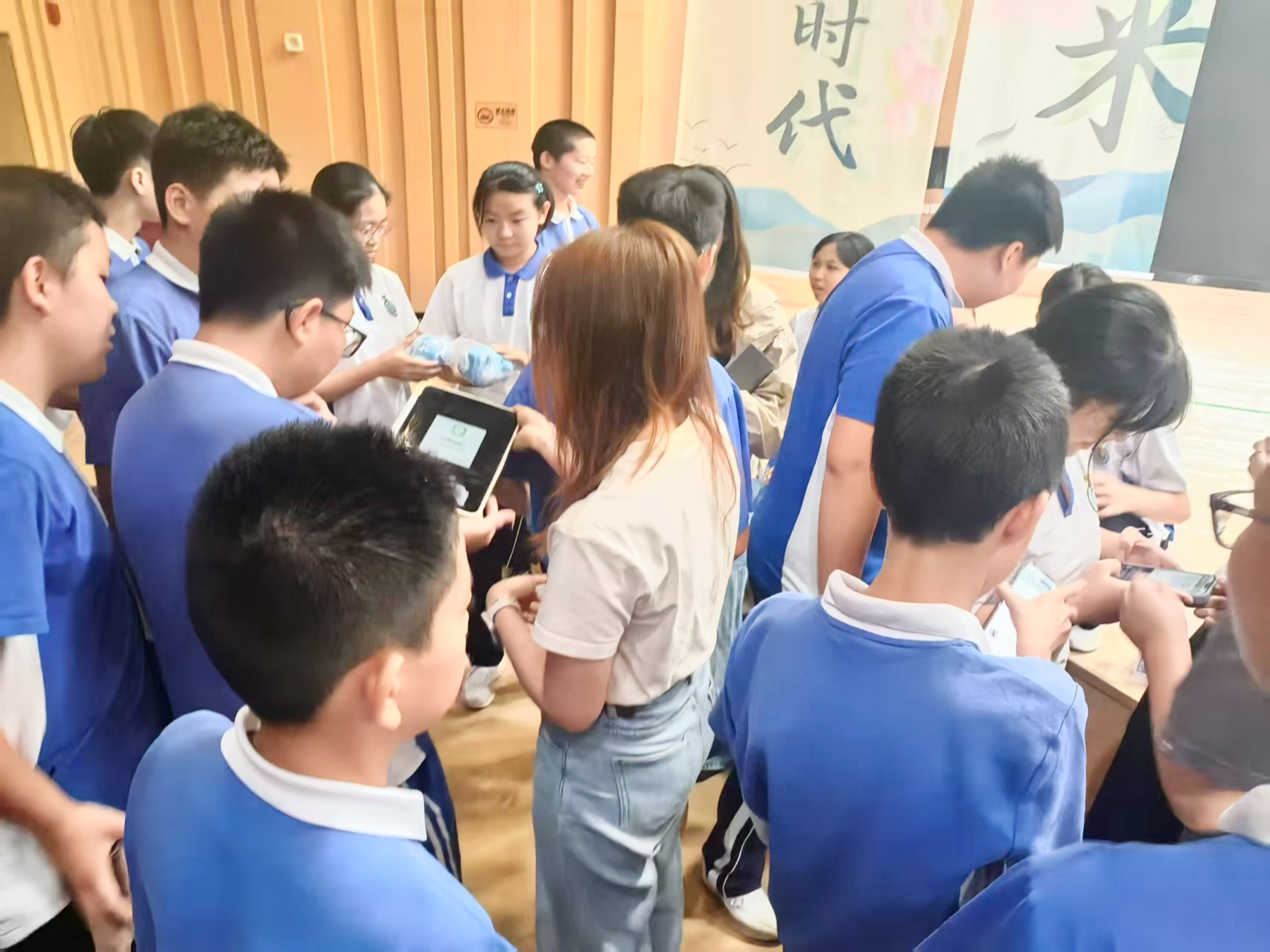 腾讯音乐深化“护芽计划”,携手罗湖未来学校开展“音创未来 守护成长”联合体验活动