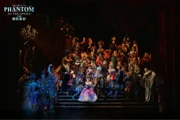 晶视频+图集｜何以铸就“首站之城”？“魅影”三度赴约，与青春深圳共燃艺术共振