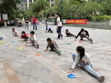 木头龙社区举办跳绳公益课，分层教学让青少年“绳”采飞扬