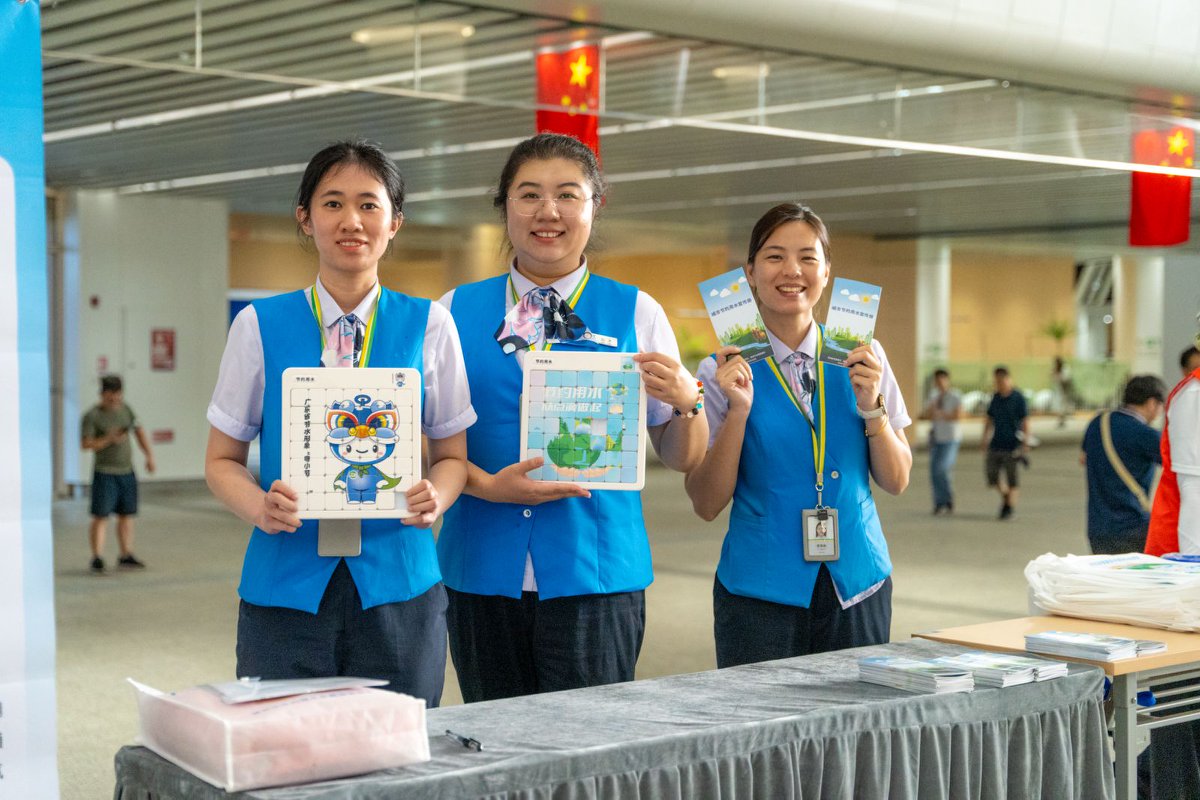 深圳地铁变成流动节水课堂