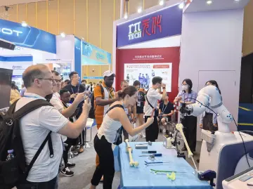 国产全骨科手术机器人亮相广交会，5000例临床验证引领国产医疗设备崛起