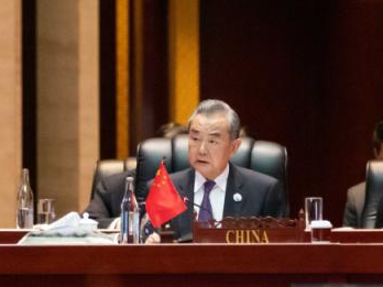 王毅就加沙冲突达成第一阶段协议表明立场