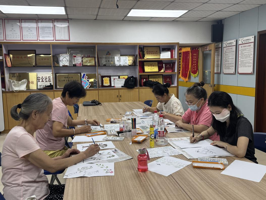 翠岭社区开展绘画工作坊活动  为居民解压充能