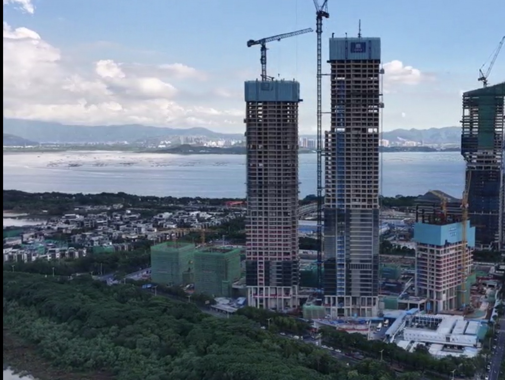 深圳湾滨海商务中心项目T3主体结构封顶 打造深圳湾超级总部基地商业综合体标杆
