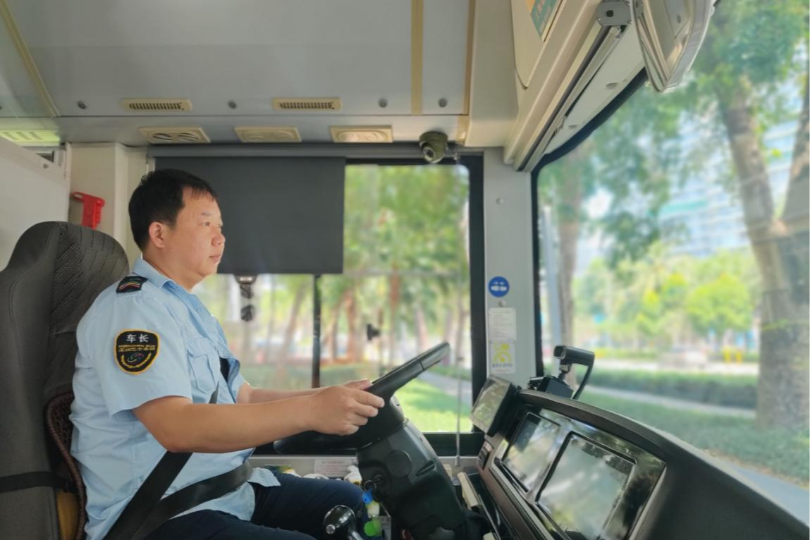 暖心车厢，专业守护：63路驾驶员冷静处置突发情况获乘客点赞