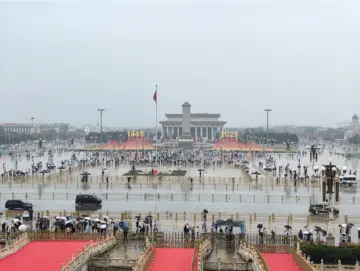 《中共中央关于制定国民经济和社会发展第十五个五年规划的建议》诞生记